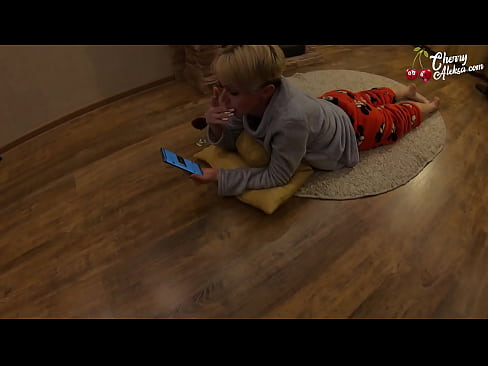 ❤️ 瘋狂的金發女郎吸吮巨大的雞巴並在上面彈跳 - 肛交 ❤️❌ 超級色情 在 zh-tw.hotpornphotos.ru ❌️